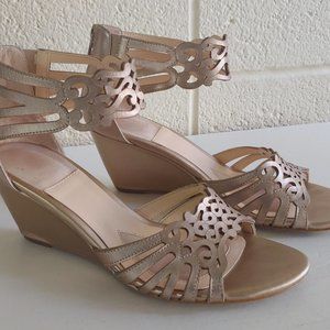 Isola Shoes Size 8.5M